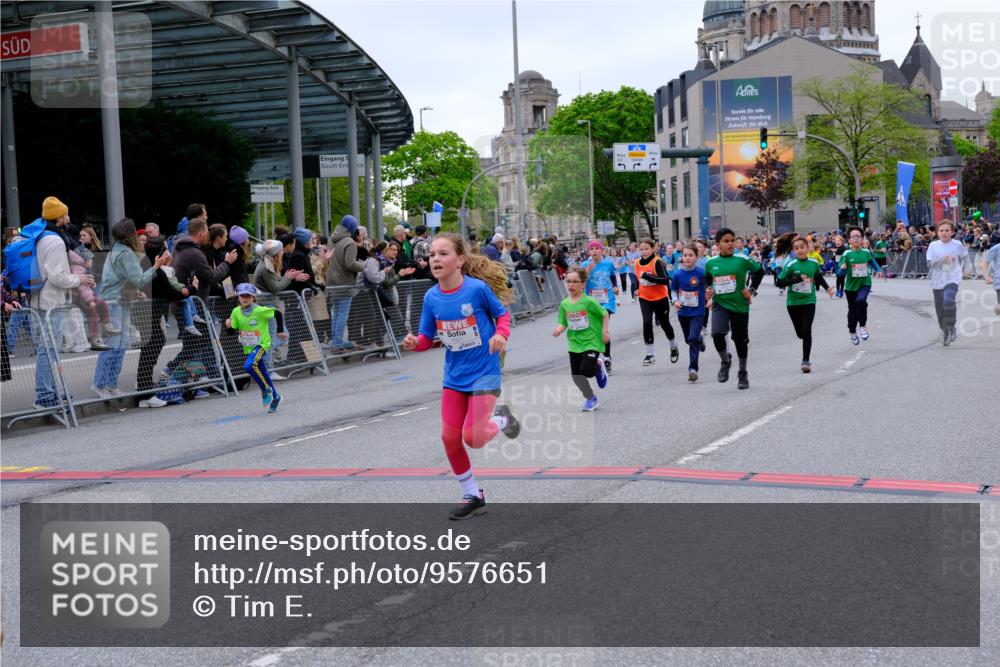 25.04.2026 - Das Zehntel Tim E. http://msf.ph/oto/9576651 25.04.2026 10:57:41 Ziel 5071, 5135, 5168, 5223, 5291, 5354, 5372, 5535, 5537, 5539, 5540, 5543, 5554, 5806, 5815, 5816, 5832, 5837, 6181, 6331, 6418, 6440, 6614, 6622, 6625, 6634, 6639, 6640, 6867, 6897, 6904, 6947, 7007, 7261, 7375, 7392, 7694, 7772, 7798, 8029 meine-sportfotos.de
