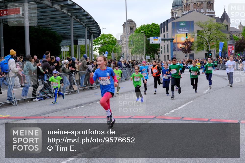 25.04.2026 - Das Zehntel Tim E. http://msf.ph/oto/9576652 25.04.2026 10:57:41 Ziel 5071, 5135, 5168, 5223, 5291, 5354, 5372, 5535, 5537, 5539, 5540, 5543, 5554, 5806, 5815, 5816, 5832, 5837, 6181, 6331, 6418, 6440, 6614, 6622, 6625, 6634, 6639, 6640, 6867, 6897, 6904, 6947, 7007, 7261, 7375, 7392, 7694, 7772, 7798, 8029 meine-sportfotos.de