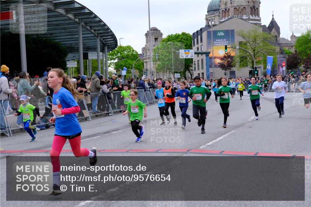 25.04.2026 - Das Zehntel Tim E. http://msf.ph/oto/9576654 25.04.2026 10:57:41 Ziel 5071, 5135, 5168, 5223, 5291, 5354, 5372, 5535, 5537, 5539, 5540, 5543, 5554, 5806, 5815, 5816, 5832, 5837, 6181, 6331, 6418, 6440, 6614, 6622, 6625, 6634, 6639, 6640, 6867, 6897, 6904, 6947, 7007, 7261, 7375, 7392, 7694, 7772, 7798, 8029 meine-sportfotos.de