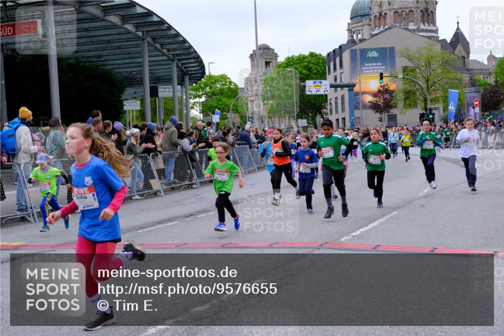25.04.2026 - Das Zehntel Tim E. http://msf.ph/oto/9576655 25.04.2026 10:57:41 Ziel 5071, 5135, 5168, 5223, 5291, 5354, 5372, 5535, 5537, 5539, 5540, 5543, 5554, 5806, 5815, 5816, 5832, 5837, 6181, 6331, 6418, 6440, 6614, 6622, 6625, 6634, 6639, 6640, 6867, 6897, 6904, 6947, 7007, 7261, 7375, 7392, 7694, 7772, 7798, 8029 meine-sportfotos.de