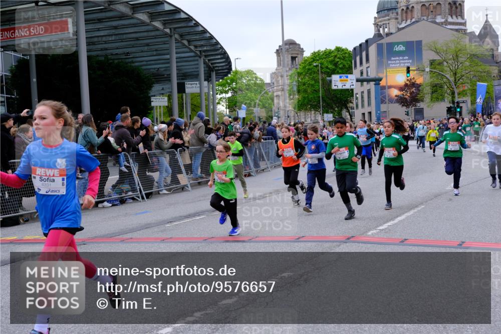25.04.2026 - Das Zehntel Tim E. http://msf.ph/oto/9576657 25.04.2026 10:57:42 Ziel 5071, 5135, 5168, 5223, 5291, 5354, 5372, 5472, 5535, 5537, 5539, 5543, 5554, 5806, 5815, 5816, 5832, 5837, 6181, 6331, 6418, 6440, 6614, 6622, 6625, 6634, 6639, 6640, 6867, 6897, 6904, 6947, 7007, 7261, 7375, 7392, 7694, 7772, 7798, 8002, 8005 meine-sportfotos.de