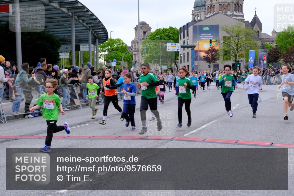 25.04.2026 - Das Zehntel Tim E. http://msf.ph/oto/9576659 25.04.2026 10:57:42 Ziel 5071, 5135, 5168, 5223, 5291, 5354, 5372, 5472, 5535, 5537, 5539, 5543, 5554, 5806, 5815, 5816, 5832, 5837, 6181, 6331, 6418, 6440, 6614, 6622, 6625, 6634, 6639, 6640, 6867, 6897, 6904, 6947, 7007, 7261, 7375, 7392, 7694, 7772, 7798, 8002, 8005 meine-sportfotos.de