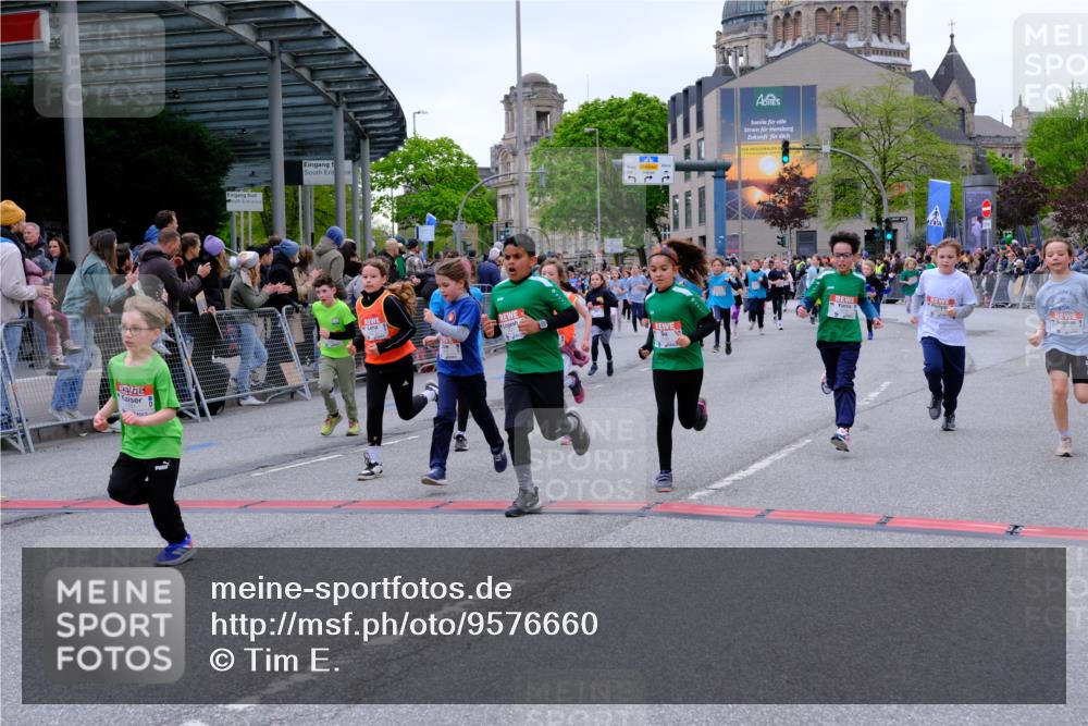 25.04.2026 - Das Zehntel Tim E. http://msf.ph/oto/9576660 25.04.2026 10:57:42 Ziel 5071, 5135, 5168, 5223, 5291, 5354, 5372, 5472, 5535, 5537, 5539, 5543, 5554, 5806, 5815, 5816, 5832, 5837, 6181, 6331, 6418, 6440, 6614, 6622, 6625, 6634, 6639, 6640, 6867, 6897, 6904, 6947, 7007, 7261, 7375, 7392, 7694, 7772, 7798, 8002, 8005 meine-sportfotos.de