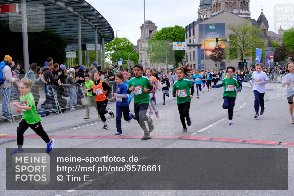 25.04.2026 - Das Zehntel Tim E. http://msf.ph/oto/9576661 25.04.2026 10:57:42 Ziel 5071, 5135, 5168, 5223, 5291, 5354, 5372, 5472, 5535, 5537, 5539, 5543, 5554, 5806, 5815, 5816, 5832, 5837, 6181, 6331, 6418, 6440, 6614, 6622, 6625, 6634, 6639, 6640, 6867, 6897, 6904, 6947, 7007, 7261, 7375, 7392, 7694, 7772, 7798, 8002, 8005 meine-sportfotos.de