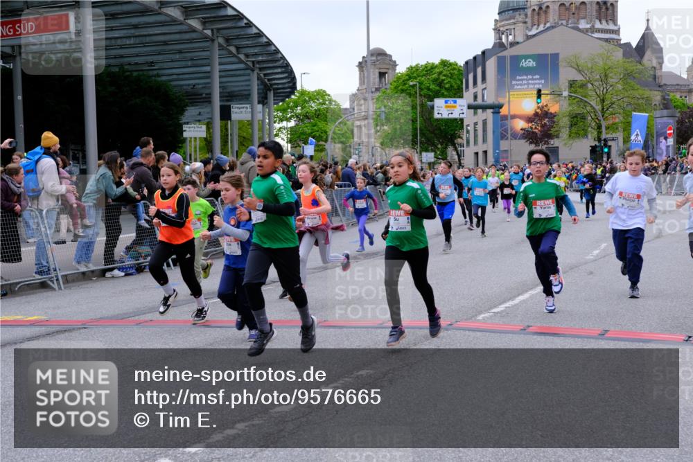 25.04.2026 - Das Zehntel Tim E. http://msf.ph/oto/9576665 25.04.2026 10:57:43 Ziel 5071, 5135, 5168, 5223, 5291, 5354, 5372, 5472, 5535, 5539, 5543, 5554, 5806, 5810, 5815, 5816, 5832, 5837, 6331, 6418, 6440, 6614, 6634, 6640, 6867, 6897, 6904, 6947, 7007, 7261, 7375, 7392, 7694, 7772, 7798, 7895, 8002, 8005 meine-sportfotos.de