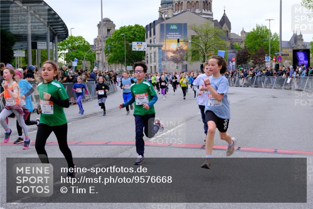 25.04.2026 - Das Zehntel Tim E. http://msf.ph/oto/9576668 25.04.2026 10:57:43 Ziel 5071, 5135, 5168, 5223, 5291, 5354, 5372, 5472, 5535, 5539, 5543, 5554, 5806, 5810, 5815, 5816, 5832, 5837, 6331, 6418, 6440, 6614, 6634, 6640, 6867, 6897, 6904, 6947, 7007, 7261, 7375, 7392, 7694, 7772, 7798, 7895, 8002, 8005 meine-sportfotos.de