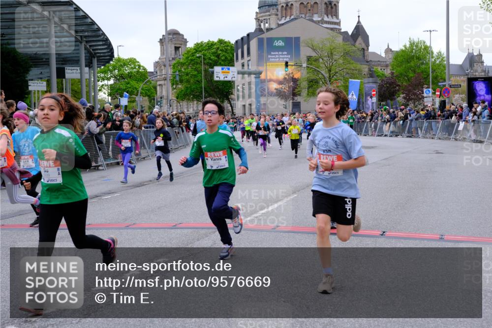 25.04.2026 - Das Zehntel Tim E. http://msf.ph/oto/9576669 25.04.2026 10:57:43 Ziel 5071, 5135, 5168, 5223, 5291, 5354, 5372, 5472, 5535, 5539, 5543, 5554, 5806, 5810, 5815, 5816, 5832, 5837, 6331, 6418, 6440, 6614, 6634, 6640, 6867, 6897, 6904, 6947, 7007, 7261, 7375, 7392, 7694, 7772, 7798, 7895, 8002, 8005 meine-sportfotos.de