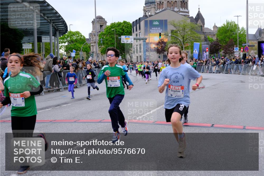 25.04.2026 - Das Zehntel Tim E. http://msf.ph/oto/9576670 25.04.2026 10:57:43 Ziel 5071, 5135, 5168, 5223, 5291, 5354, 5372, 5472, 5535, 5539, 5543, 5554, 5806, 5810, 5815, 5816, 5832, 5837, 6331, 6418, 6440, 6614, 6634, 6640, 6867, 6897, 6904, 6947, 7007, 7261, 7375, 7392, 7694, 7772, 7798, 7895, 8002, 8005 meine-sportfotos.de