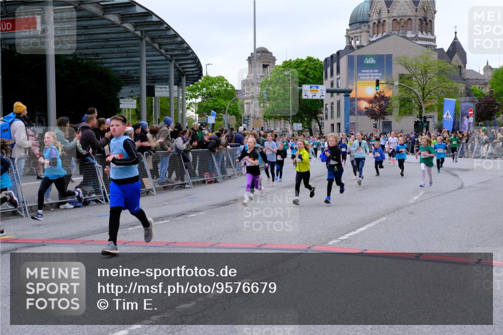 25.04.2026 - Das Zehntel Tim E. http://msf.ph/oto/9576679 25.04.2026 10:57:46 Ziel 5071, 5223, 5291, 5354, 5372, 5472, 5476, 5539, 5543, 5554, 5665, 5677, 5806, 5810, 5815, 5816, 5832, 5837, 6331, 6408, 6411, 6418, 6440, 6603, 6614, 6634, 6708, 6715, 6747, 6749, 6947, 7231, 7261, 7322, 7375, 7392, 7694, 7796, 7895, 8002, 8005 meine-sportfotos.de