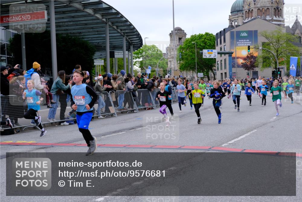 25.04.2026 - Das Zehntel Tim E. http://msf.ph/oto/9576681 25.04.2026 10:57:46 Ziel 5071, 5223, 5291, 5354, 5372, 5472, 5476, 5539, 5543, 5554, 5665, 5677, 5806, 5810, 5815, 5816, 5832, 5837, 6331, 6408, 6411, 6418, 6440, 6603, 6614, 6634, 6708, 6715, 6747, 6749, 6947, 7231, 7261, 7322, 7375, 7392, 7694, 7796, 7895, 8002, 8005 meine-sportfotos.de