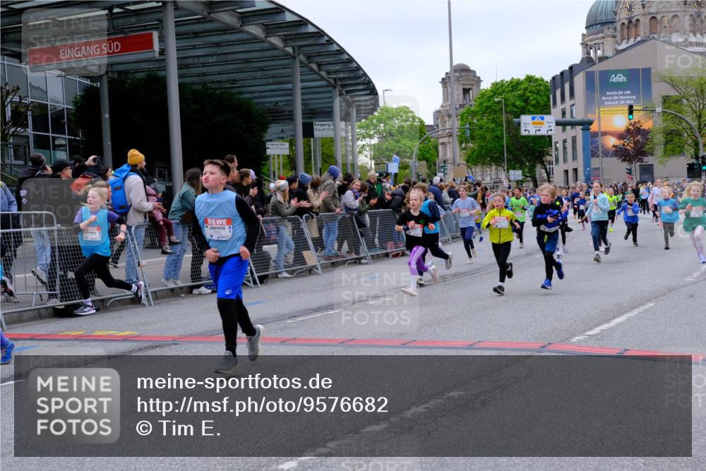 25.04.2026 - Das Zehntel Tim E. http://msf.ph/oto/9576682 25.04.2026 10:57:46 Ziel 5071, 5223, 5291, 5354, 5372, 5472, 5476, 5539, 5543, 5554, 5665, 5677, 5806, 5810, 5815, 5816, 5832, 5837, 6331, 6408, 6411, 6418, 6440, 6603, 6614, 6634, 6708, 6715, 6747, 6749, 6947, 7231, 7261, 7322, 7375, 7392, 7694, 7796, 7895, 8002, 8005 meine-sportfotos.de