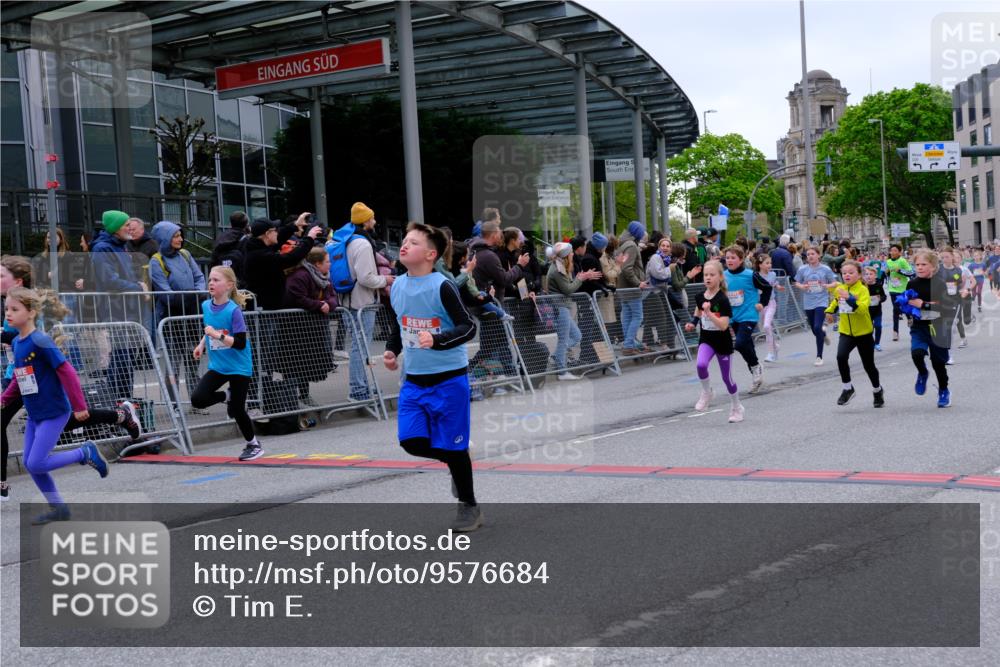 25.04.2026 - Das Zehntel Tim E. http://msf.ph/oto/9576684 25.04.2026 10:57:46 Ziel 5071, 5223, 5291, 5354, 5372, 5472, 5476, 5539, 5543, 5554, 5665, 5677, 5806, 5810, 5815, 5816, 5832, 5837, 6331, 6408, 6411, 6418, 6440, 6603, 6614, 6634, 6708, 6715, 6747, 6749, 6947, 7231, 7261, 7322, 7375, 7392, 7694, 7796, 7895, 8002, 8005 meine-sportfotos.de