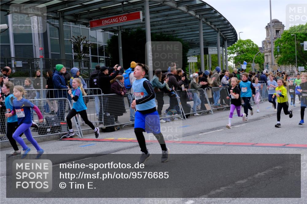 25.04.2026 - Das Zehntel Tim E. http://msf.ph/oto/9576685 25.04.2026 10:57:46 Ziel 5071, 5223, 5291, 5354, 5372, 5472, 5476, 5539, 5543, 5554, 5665, 5677, 5806, 5810, 5815, 5816, 5832, 5837, 6331, 6408, 6411, 6418, 6440, 6603, 6614, 6634, 6708, 6715, 6747, 6749, 6947, 7231, 7261, 7322, 7375, 7392, 7694, 7796, 7895, 8002, 8005 meine-sportfotos.de