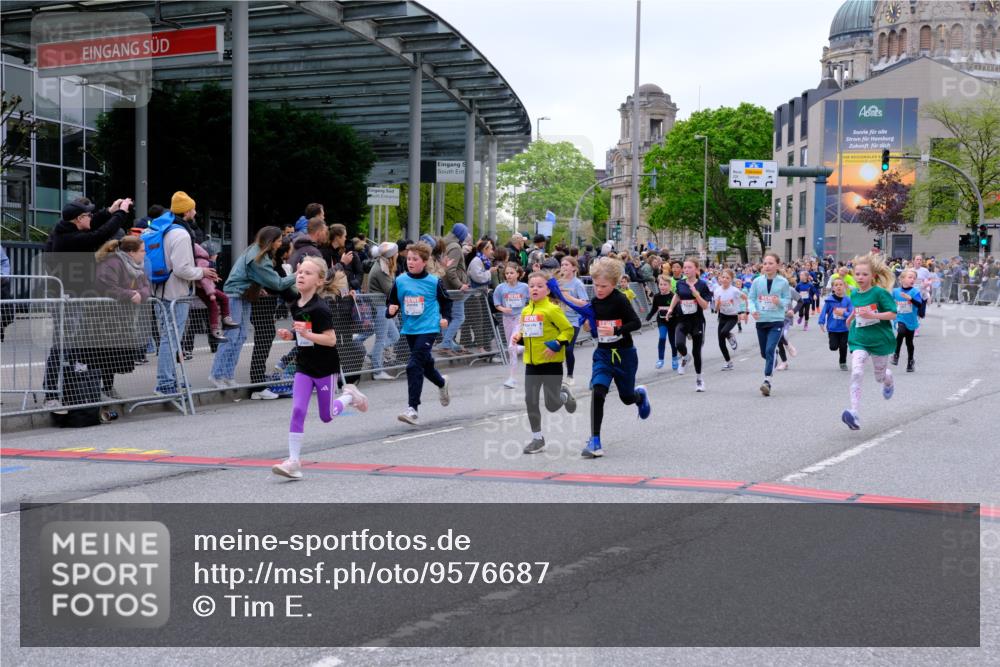 25.04.2026 - Das Zehntel Tim E. http://msf.ph/oto/9576687 25.04.2026 10:57:47 Ziel 5002, 5071, 5223, 5291, 5354, 5372, 5472, 5476, 5539, 5543, 5554, 5665, 5677, 5806, 5810, 5815, 5816, 5832, 5837, 5973, 6331, 6408, 6411, 6418, 6603, 6634, 6708, 6715, 6747, 6749, 6947, 7037, 7231, 7242, 7261, 7322, 7375, 7392, 7694, 7796, 7895, 8002, 8005 meine-sportfotos.de