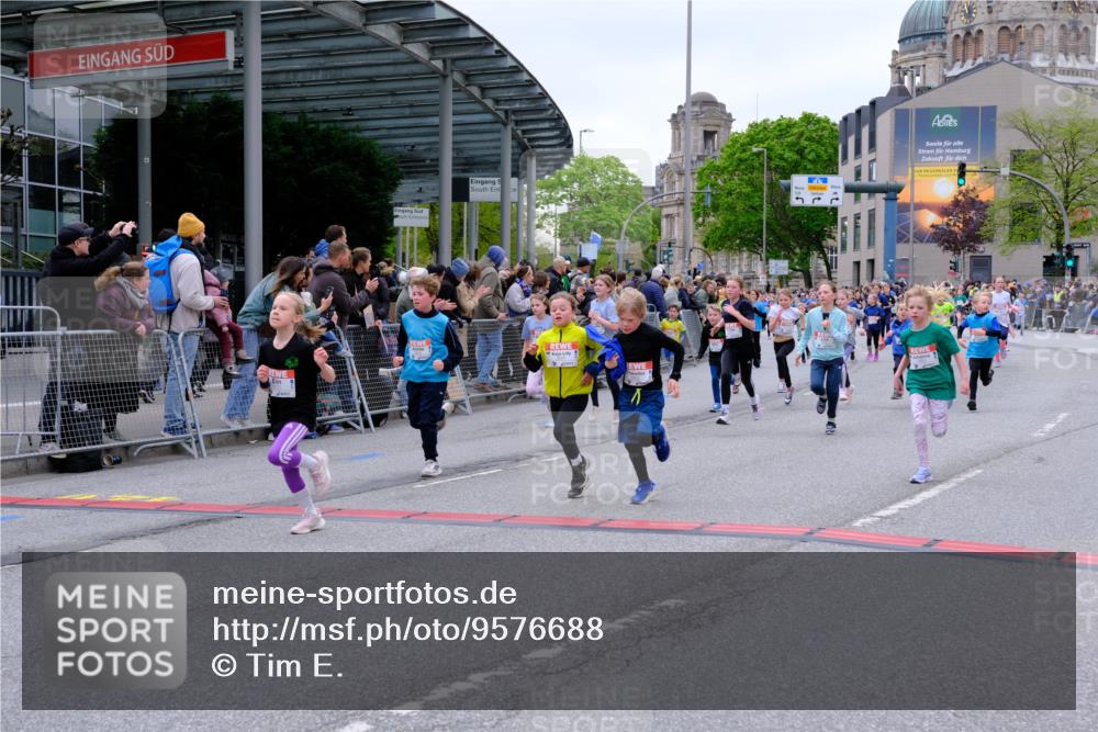 25.04.2026 - Das Zehntel Tim E. http://msf.ph/oto/9576688 25.04.2026 10:57:47 Ziel 5002, 5071, 5223, 5291, 5354, 5372, 5472, 5476, 5539, 5543, 5554, 5665, 5677, 5806, 5810, 5815, 5816, 5832, 5837, 5973, 6331, 6408, 6411, 6418, 6603, 6634, 6708, 6715, 6747, 6749, 6947, 7037, 7231, 7242, 7261, 7322, 7375, 7392, 7694, 7796, 7895, 8002, 8005 meine-sportfotos.de