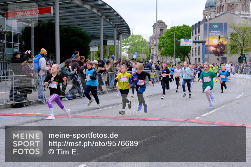 25.04.2026 - Das Zehntel Tim E. http://msf.ph/oto/9576689 25.04.2026 10:57:47 Ziel 5002, 5071, 5223, 5291, 5354, 5372, 5472, 5476, 5539, 5543, 5554, 5665, 5677, 5806, 5810, 5815, 5816, 5832, 5837, 5973, 6331, 6408, 6411, 6418, 6603, 6634, 6708, 6715, 6747, 6749, 6947, 7037, 7231, 7242, 7261, 7322, 7375, 7392, 7694, 7796, 7895, 8002, 8005 meine-sportfotos.de