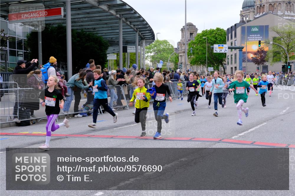 25.04.2026 - Das Zehntel Tim E. http://msf.ph/oto/9576690 25.04.2026 10:57:47 Ziel 5002, 5071, 5223, 5291, 5354, 5372, 5472, 5476, 5539, 5543, 5554, 5665, 5677, 5806, 5810, 5815, 5816, 5832, 5837, 5973, 6331, 6408, 6411, 6418, 6603, 6634, 6708, 6715, 6747, 6749, 6947, 7037, 7231, 7242, 7261, 7322, 7375, 7392, 7694, 7796, 7895, 8002, 8005 meine-sportfotos.de