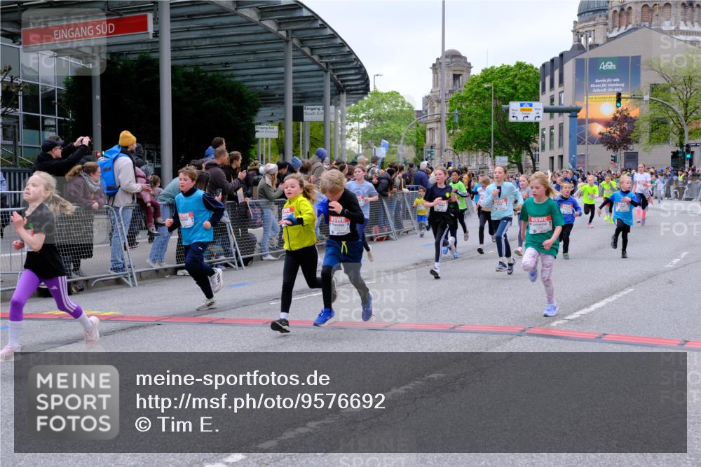 25.04.2026 - Das Zehntel Tim E. http://msf.ph/oto/9576692 25.04.2026 10:57:47 Ziel 5002, 5071, 5223, 5291, 5354, 5372, 5472, 5476, 5539, 5543, 5554, 5665, 5677, 5806, 5810, 5815, 5816, 5832, 5837, 5973, 6331, 6408, 6411, 6418, 6603, 6634, 6708, 6715, 6747, 6749, 6947, 7037, 7231, 7242, 7261, 7322, 7375, 7392, 7694, 7796, 7895, 8002, 8005 meine-sportfotos.de