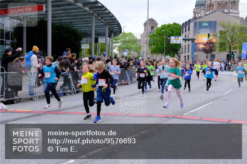 25.04.2026 - Das Zehntel Tim E. http://msf.ph/oto/9576693 25.04.2026 10:57:48 Ziel 5002, 5071, 5223, 5291, 5354, 5372, 5395, 5404, 5472, 5476, 5539, 5543, 5554, 5665, 5677, 5806, 5810, 5816, 5832, 5973, 6408, 6411, 6418, 6603, 6634, 6708, 6715, 6747, 6749, 6892, 6947, 7037, 7231, 7242, 7261, 7322, 7375, 7392, 7694, 7796, 7895, 8002, 8005 meine-sportfotos.de