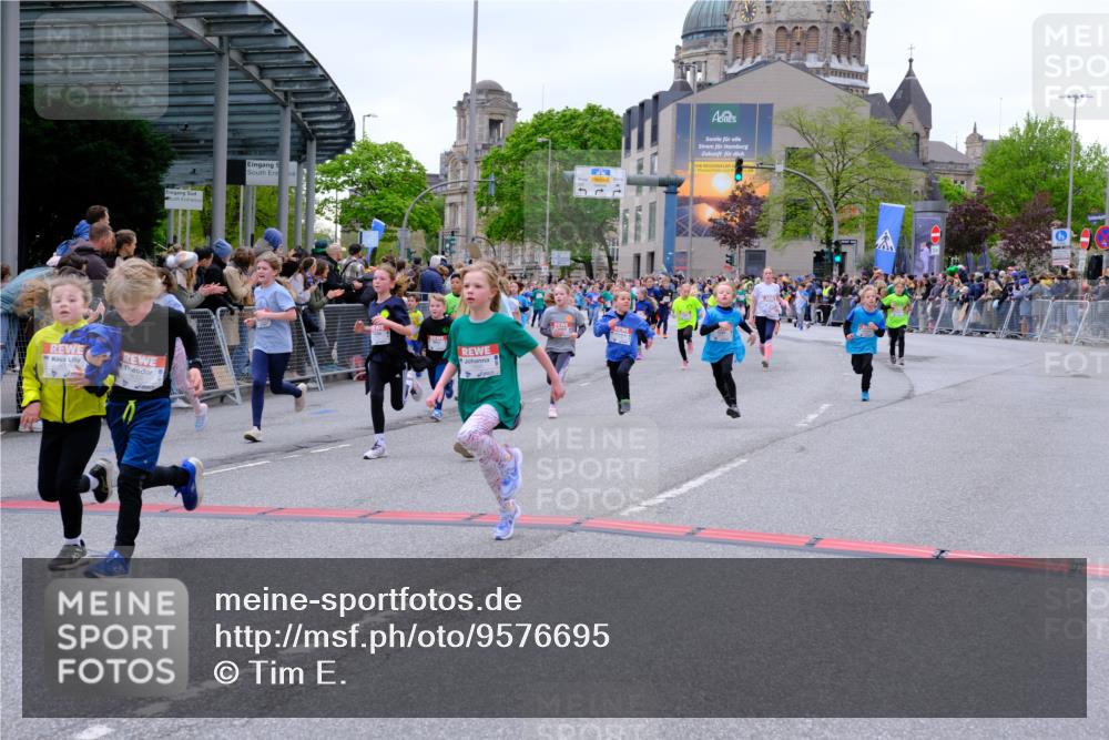 25.04.2026 - Das Zehntel Tim E. http://msf.ph/oto/9576695 25.04.2026 10:57:48 Ziel 5002, 5071, 5223, 5291, 5354, 5372, 5395, 5404, 5472, 5476, 5539, 5543, 5554, 5665, 5677, 5806, 5810, 5816, 5832, 5973, 6408, 6411, 6418, 6603, 6634, 6708, 6715, 6747, 6749, 6892, 6947, 7037, 7231, 7242, 7261, 7322, 7375, 7392, 7694, 7796, 7895, 8002, 8005 meine-sportfotos.de