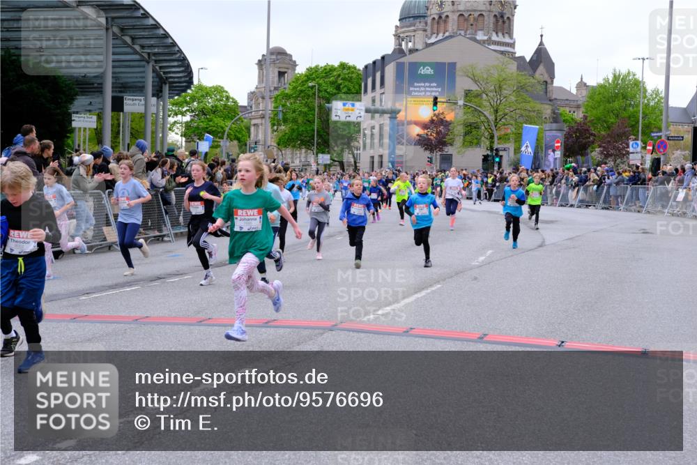 25.04.2026 - Das Zehntel Tim E. http://msf.ph/oto/9576696 25.04.2026 10:57:48 Ziel 5002, 5071, 5223, 5291, 5354, 5372, 5395, 5404, 5472, 5476, 5539, 5543, 5554, 5665, 5677, 5806, 5810, 5816, 5832, 5973, 6408, 6411, 6418, 6603, 6634, 6708, 6715, 6747, 6749, 6892, 6947, 7037, 7231, 7242, 7261, 7322, 7375, 7392, 7694, 7796, 7895, 8002, 8005 meine-sportfotos.de