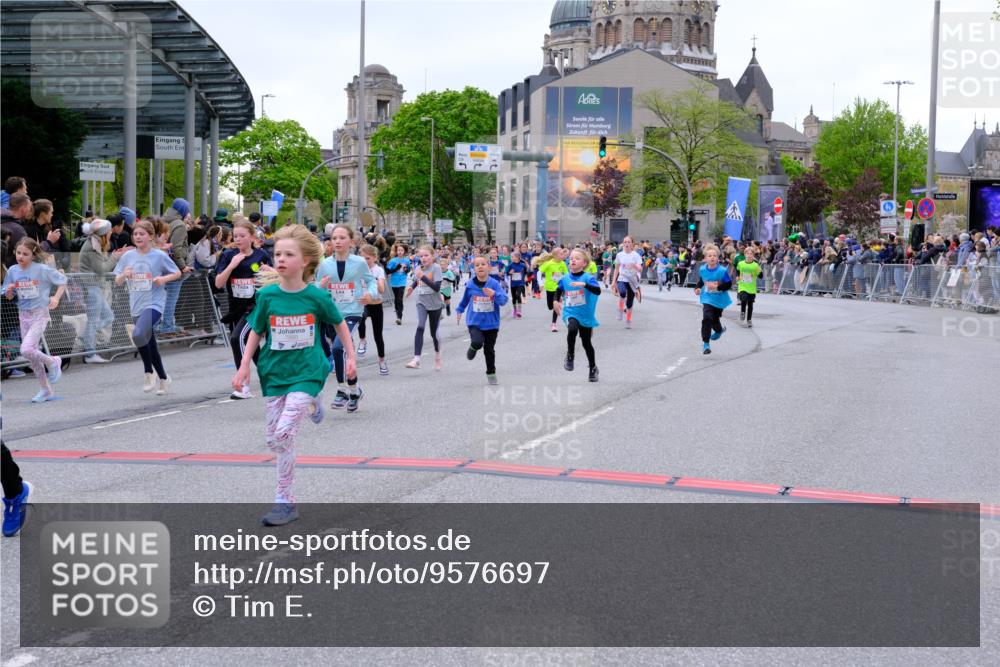 25.04.2026 - Das Zehntel Tim E. http://msf.ph/oto/9576697 25.04.2026 10:57:48 Ziel 5002, 5071, 5223, 5291, 5354, 5372, 5395, 5404, 5472, 5476, 5539, 5543, 5554, 5665, 5677, 5806, 5810, 5816, 5832, 5973, 6408, 6411, 6418, 6603, 6634, 6708, 6715, 6747, 6749, 6892, 6947, 7037, 7231, 7242, 7261, 7322, 7375, 7392, 7694, 7796, 7895, 8002, 8005 meine-sportfotos.de