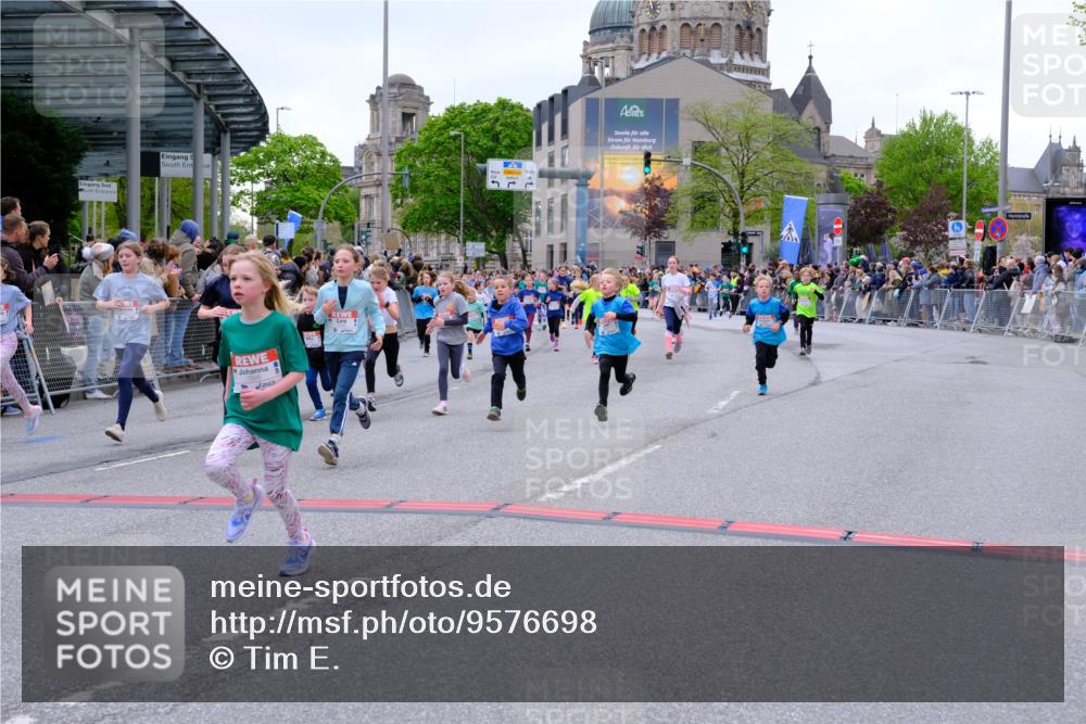 25.04.2026 - Das Zehntel Tim E. http://msf.ph/oto/9576698 25.04.2026 10:57:48 Ziel 5002, 5071, 5223, 5291, 5354, 5372, 5395, 5404, 5472, 5476, 5539, 5543, 5554, 5665, 5677, 5806, 5810, 5816, 5832, 5973, 6408, 6411, 6418, 6603, 6634, 6708, 6715, 6747, 6749, 6892, 6947, 7037, 7231, 7242, 7261, 7322, 7375, 7392, 7694, 7796, 7895, 8002, 8005 meine-sportfotos.de