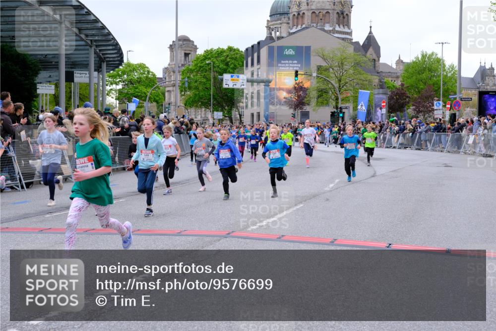 25.04.2026 - Das Zehntel Tim E. http://msf.ph/oto/9576699 25.04.2026 10:57:48 Ziel 5002, 5071, 5223, 5291, 5354, 5372, 5395, 5404, 5472, 5476, 5539, 5543, 5554, 5665, 5677, 5806, 5810, 5816, 5832, 5973, 6408, 6411, 6418, 6603, 6634, 6708, 6715, 6747, 6749, 6892, 6947, 7037, 7231, 7242, 7261, 7322, 7375, 7392, 7694, 7796, 7895, 8002, 8005 meine-sportfotos.de