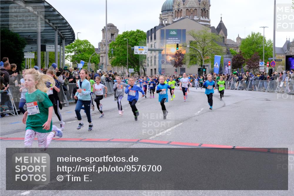 25.04.2026 - Das Zehntel Tim E. http://msf.ph/oto/9576700 25.04.2026 10:57:48 Ziel 5002, 5071, 5223, 5291, 5354, 5372, 5395, 5404, 5472, 5476, 5539, 5543, 5554, 5665, 5677, 5806, 5810, 5816, 5832, 5973, 6408, 6411, 6418, 6603, 6634, 6708, 6715, 6747, 6749, 6892, 6947, 7037, 7231, 7242, 7261, 7322, 7375, 7392, 7694, 7796, 7895, 8002, 8005 meine-sportfotos.de