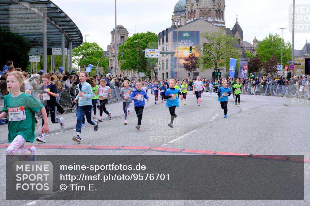 25.04.2026 - Das Zehntel Tim E. http://msf.ph/oto/9576701 25.04.2026 10:57:48 Ziel 5002, 5071, 5223, 5291, 5354, 5372, 5395, 5404, 5472, 5476, 5539, 5543, 5554, 5665, 5677, 5806, 5810, 5816, 5832, 5973, 6408, 6411, 6418, 6603, 6634, 6708, 6715, 6747, 6749, 6892, 6947, 7037, 7231, 7242, 7261, 7322, 7375, 7392, 7694, 7796, 7895, 8002, 8005 meine-sportfotos.de