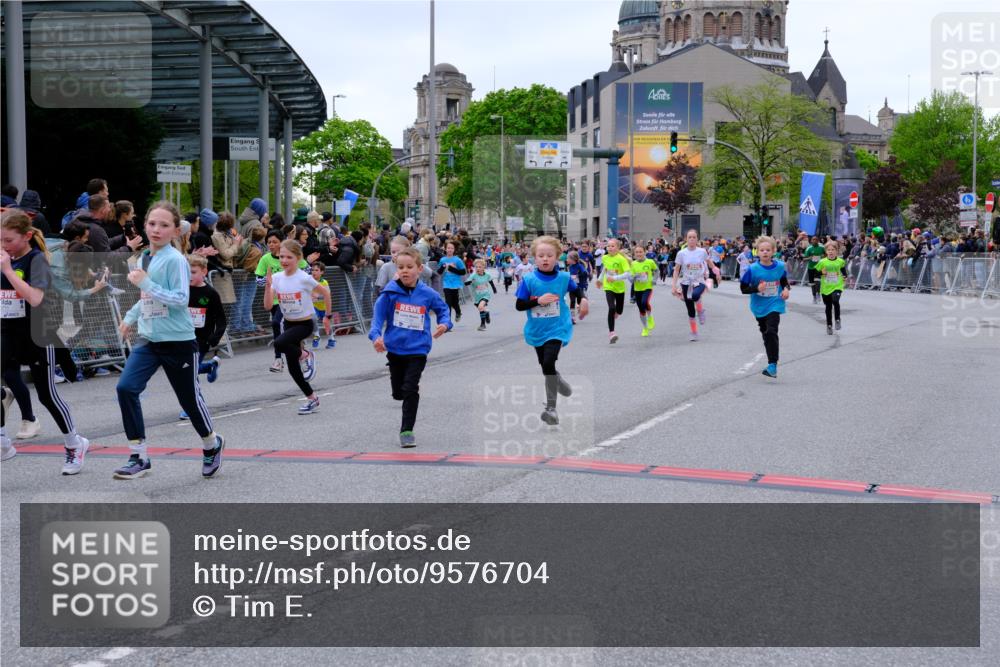 25.04.2026 - Das Zehntel Tim E. http://msf.ph/oto/9576704 25.04.2026 10:57:49 Ziel 5002, 5071, 5223, 5291, 5354, 5372, 5377, 5395, 5404, 5472, 5476, 5539, 5543, 5554, 5665, 5677, 5806, 5810, 5816, 5832, 5973, 6408, 6411, 6418, 6603, 6634, 6708, 6715, 6747, 6749, 6892, 6947, 7037, 7231, 7242, 7261, 7322, 7375, 7392, 7694, 7796, 7895, 8002, 8005 meine-sportfotos.de