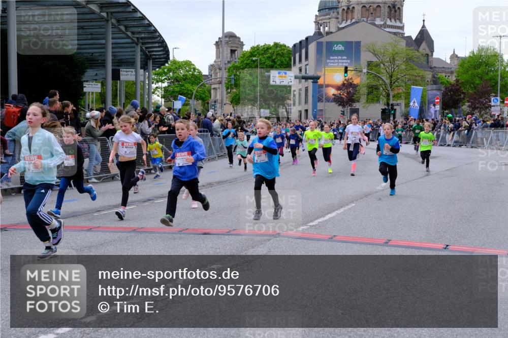 25.04.2026 - Das Zehntel Tim E. http://msf.ph/oto/9576706 25.04.2026 10:57:49 Ziel 5002, 5071, 5223, 5291, 5354, 5372, 5377, 5395, 5404, 5472, 5476, 5539, 5543, 5554, 5665, 5677, 5806, 5810, 5816, 5832, 5973, 6408, 6411, 6418, 6603, 6634, 6708, 6715, 6747, 6749, 6892, 6947, 7037, 7231, 7242, 7261, 7322, 7375, 7392, 7694, 7796, 7895, 8002, 8005 meine-sportfotos.de
