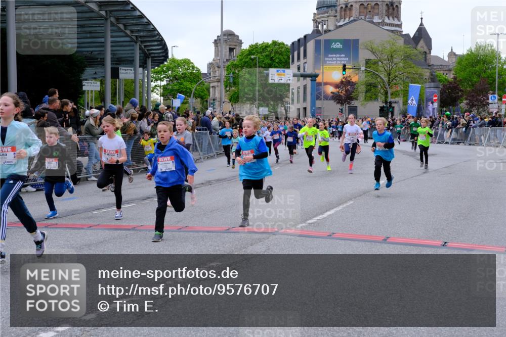 25.04.2026 - Das Zehntel Tim E. http://msf.ph/oto/9576707 25.04.2026 10:57:49 Ziel 5002, 5071, 5223, 5291, 5354, 5372, 5377, 5395, 5404, 5472, 5476, 5539, 5543, 5554, 5665, 5677, 5806, 5810, 5816, 5832, 5973, 6408, 6411, 6418, 6603, 6634, 6708, 6715, 6747, 6749, 6892, 6947, 7037, 7231, 7242, 7261, 7322, 7375, 7392, 7694, 7796, 7895, 8002, 8005 meine-sportfotos.de