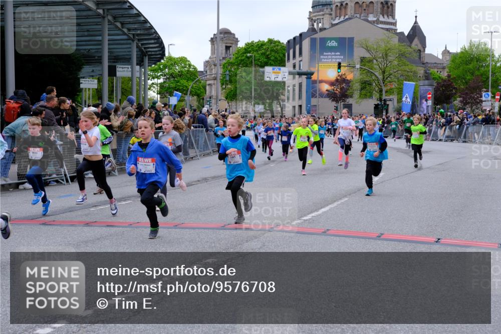 25.04.2026 - Das Zehntel Tim E. http://msf.ph/oto/9576708 25.04.2026 10:57:49 Ziel 5002, 5071, 5223, 5291, 5354, 5372, 5377, 5395, 5404, 5472, 5476, 5539, 5543, 5554, 5665, 5677, 5806, 5810, 5816, 5832, 5973, 6408, 6411, 6418, 6603, 6634, 6708, 6715, 6747, 6749, 6892, 6947, 7037, 7231, 7242, 7261, 7322, 7375, 7392, 7694, 7796, 7895, 8002, 8005 meine-sportfotos.de