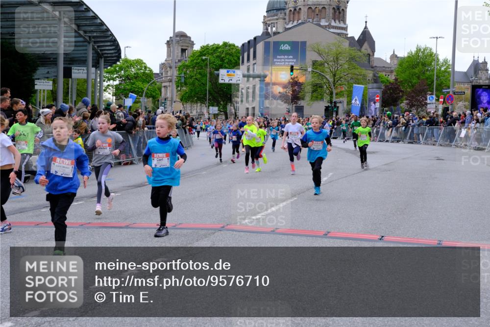 25.04.2026 - Das Zehntel Tim E. http://msf.ph/oto/9576710 25.04.2026 10:57:50 Ziel 5002, 5071, 5291, 5372, 5377, 5395, 5404, 5472, 5476, 5554, 5568, 5665, 5677, 5806, 5810, 5816, 5832, 5973, 6408, 6411, 6418, 6603, 6634, 6708, 6715, 6747, 6749, 6892, 6947, 7037, 7231, 7242, 7322, 7392, 7694, 7796, 7895, 8002, 8005 meine-sportfotos.de