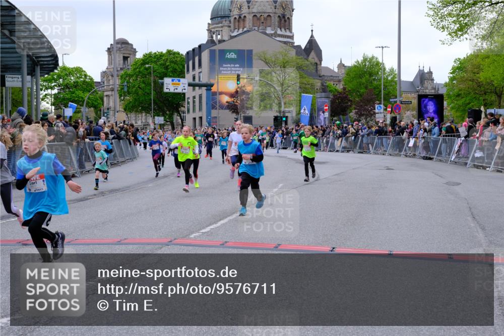 25.04.2026 - Das Zehntel Tim E. http://msf.ph/oto/9576711 25.04.2026 10:57:50 Ziel 5002, 5071, 5291, 5372, 5377, 5395, 5404, 5472, 5476, 5554, 5568, 5665, 5677, 5806, 5810, 5816, 5832, 5973, 6408, 6411, 6418, 6603, 6634, 6708, 6715, 6747, 6749, 6892, 6947, 7037, 7231, 7242, 7322, 7392, 7694, 7796, 7895, 8002, 8005 meine-sportfotos.de