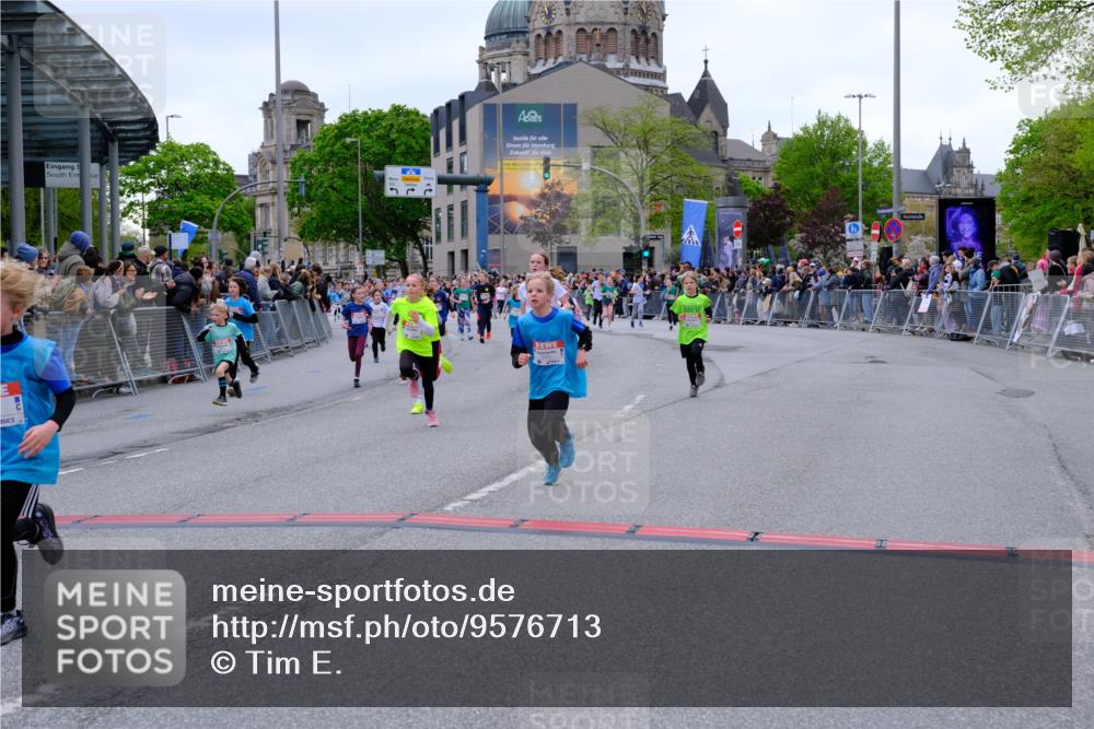 25.04.2026 - Das Zehntel Tim E. http://msf.ph/oto/9576713 25.04.2026 10:57:50 Ziel 5002, 5071, 5291, 5372, 5377, 5395, 5404, 5472, 5476, 5554, 5568, 5665, 5677, 5806, 5810, 5816, 5832, 5973, 6408, 6411, 6418, 6603, 6634, 6708, 6715, 6747, 6749, 6892, 6947, 7037, 7231, 7242, 7322, 7392, 7694, 7796, 7895, 8002, 8005 meine-sportfotos.de