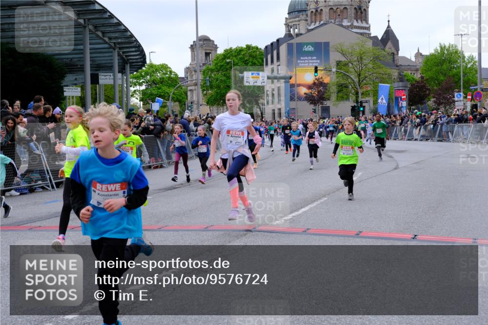 25.04.2026 - Das Zehntel Tim E. http://msf.ph/oto/9576724 25.04.2026 10:57:52 Ziel 5002, 5372, 5377, 5395, 5404, 5472, 5476, 5532, 5568, 5616, 5665, 5677, 5806, 5810, 5816, 5832, 5973, 6408, 6411, 6458, 6603, 6634, 6708, 6715, 6747, 6749, 6892, 6893, 7037, 7231, 7242, 7322, 7694, 7796, 7895, 8002, 8005 meine-sportfotos.de