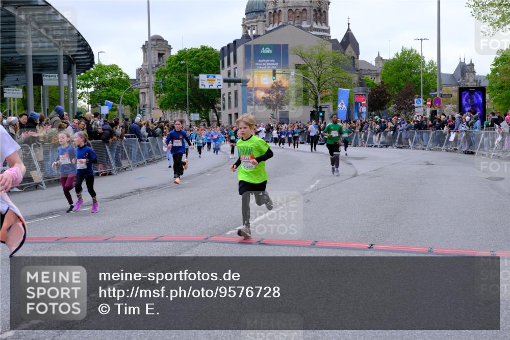 25.04.2026 - Das Zehntel Tim E. http://msf.ph/oto/9576728 25.04.2026 10:57:52 Ziel 5002, 5372, 5377, 5395, 5404, 5472, 5476, 5532, 5568, 5616, 5665, 5677, 5806, 5810, 5816, 5832, 5973, 6408, 6411, 6458, 6603, 6634, 6708, 6715, 6747, 6749, 6892, 6893, 7037, 7231, 7242, 7322, 7694, 7796, 7895, 8002, 8005 meine-sportfotos.de