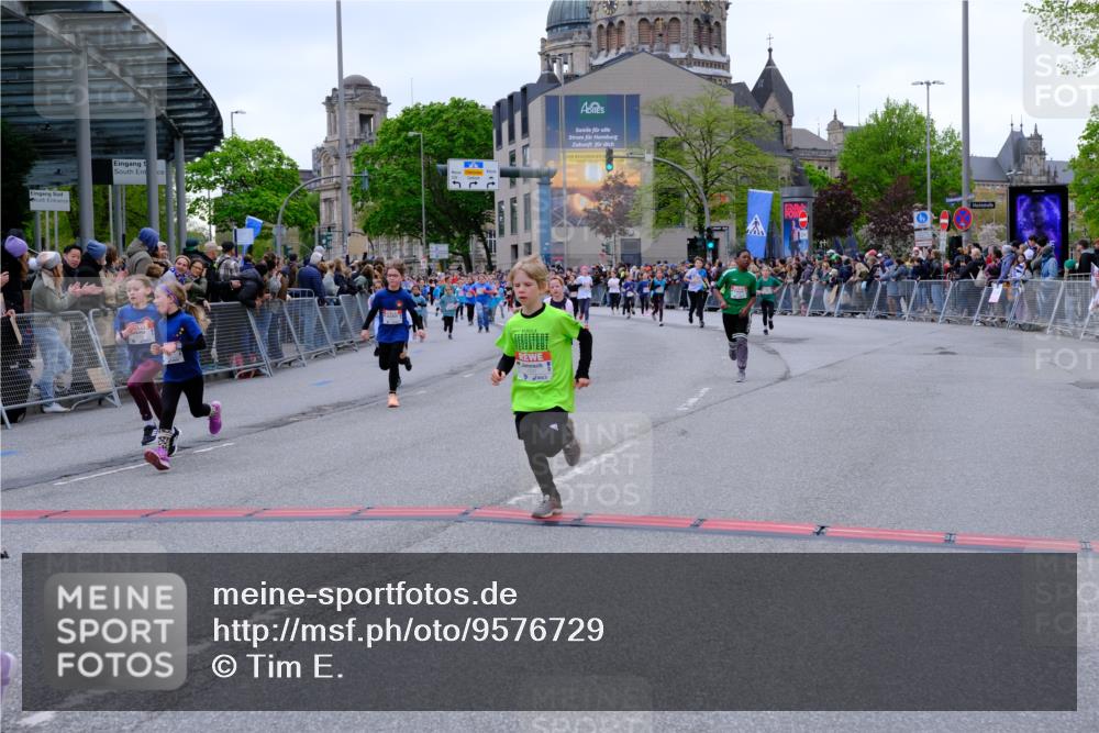 25.04.2026 - Das Zehntel Tim E. http://msf.ph/oto/9576729 25.04.2026 10:57:52 Ziel 5002, 5372, 5377, 5395, 5404, 5472, 5476, 5532, 5568, 5616, 5665, 5677, 5806, 5810, 5816, 5832, 5973, 6408, 6411, 6458, 6603, 6634, 6708, 6715, 6747, 6749, 6892, 6893, 7037, 7231, 7242, 7322, 7694, 7796, 7895, 8002, 8005 meine-sportfotos.de