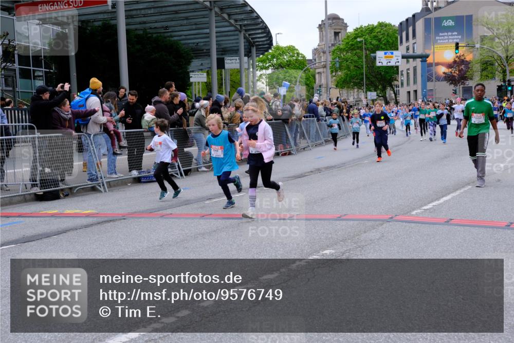 25.04.2026 - Das Zehntel Tim E. http://msf.ph/oto/9576749 25.04.2026 10:57:56 Ziel 5002, 5032, 5377, 5395, 5404, 5476, 5532, 5568, 5608, 5616, 5665, 5677, 5691, 5973, 6408, 6411, 6458, 6574, 6603, 6708, 6715, 6741, 6747, 6749, 6892, 6893, 7037, 7231, 7242, 7322, 7516, 7520, 7796, 7931, 7945 meine-sportfotos.de