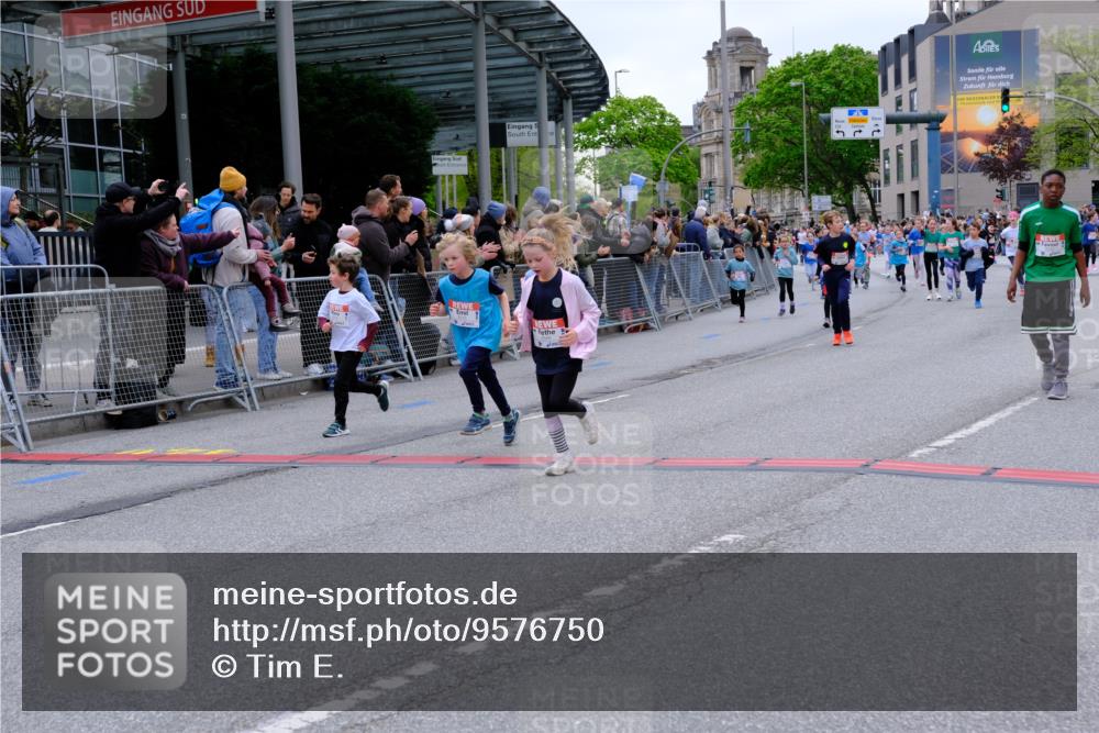 25.04.2026 - Das Zehntel Tim E. http://msf.ph/oto/9576750 25.04.2026 10:57:56 Ziel 5002, 5032, 5377, 5395, 5404, 5476, 5532, 5568, 5608, 5616, 5665, 5677, 5691, 5973, 6408, 6411, 6458, 6574, 6603, 6708, 6715, 6741, 6747, 6749, 6892, 6893, 7037, 7231, 7242, 7322, 7516, 7520, 7796, 7931, 7945 meine-sportfotos.de