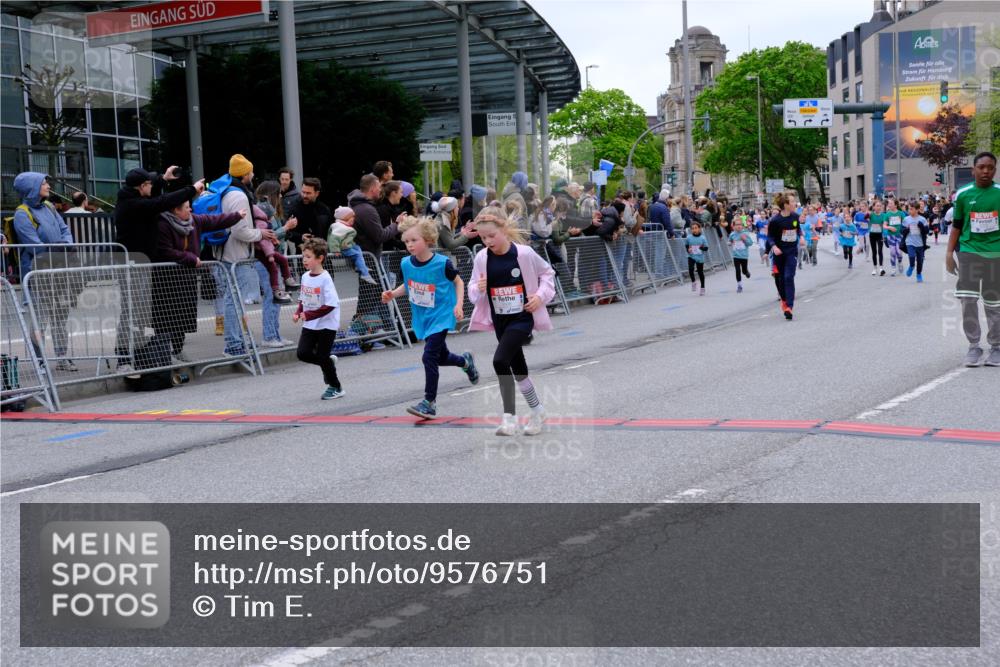 25.04.2026 - Das Zehntel Tim E. http://msf.ph/oto/9576751 25.04.2026 10:57:56 Ziel 5002, 5032, 5377, 5395, 5404, 5476, 5532, 5568, 5608, 5616, 5665, 5677, 5691, 5973, 6408, 6411, 6458, 6574, 6603, 6708, 6715, 6741, 6747, 6749, 6892, 6893, 7037, 7231, 7242, 7322, 7516, 7520, 7796, 7931, 7945 meine-sportfotos.de