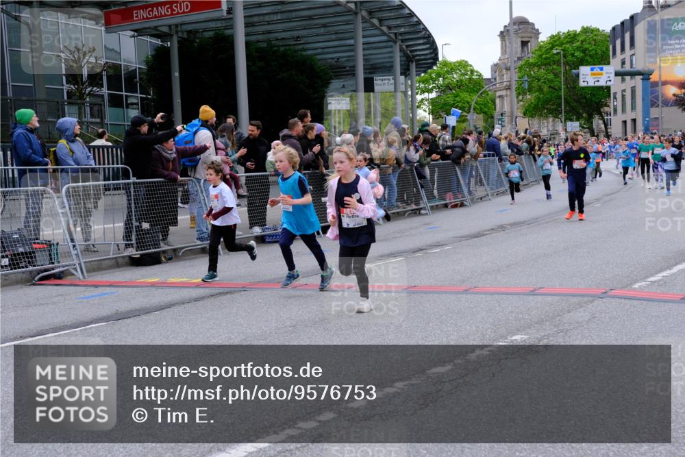 25.04.2026 - Das Zehntel Tim E. http://msf.ph/oto/9576753 25.04.2026 10:57:56 Ziel 5002, 5032, 5377, 5395, 5404, 5476, 5532, 5568, 5608, 5616, 5665, 5677, 5691, 5973, 6408, 6411, 6458, 6574, 6603, 6708, 6715, 6741, 6747, 6749, 6892, 6893, 7037, 7231, 7242, 7322, 7516, 7520, 7796, 7931, 7945 meine-sportfotos.de