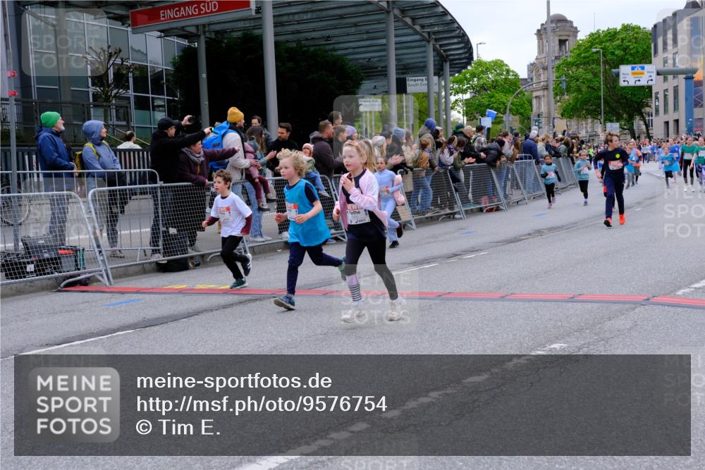 25.04.2026 - Das Zehntel Tim E. http://msf.ph/oto/9576754 25.04.2026 10:57:56 Ziel 5002, 5032, 5377, 5395, 5404, 5476, 5532, 5568, 5608, 5616, 5665, 5677, 5691, 5973, 6408, 6411, 6458, 6574, 6603, 6708, 6715, 6741, 6747, 6749, 6892, 6893, 7037, 7231, 7242, 7322, 7516, 7520, 7796, 7931, 7945 meine-sportfotos.de