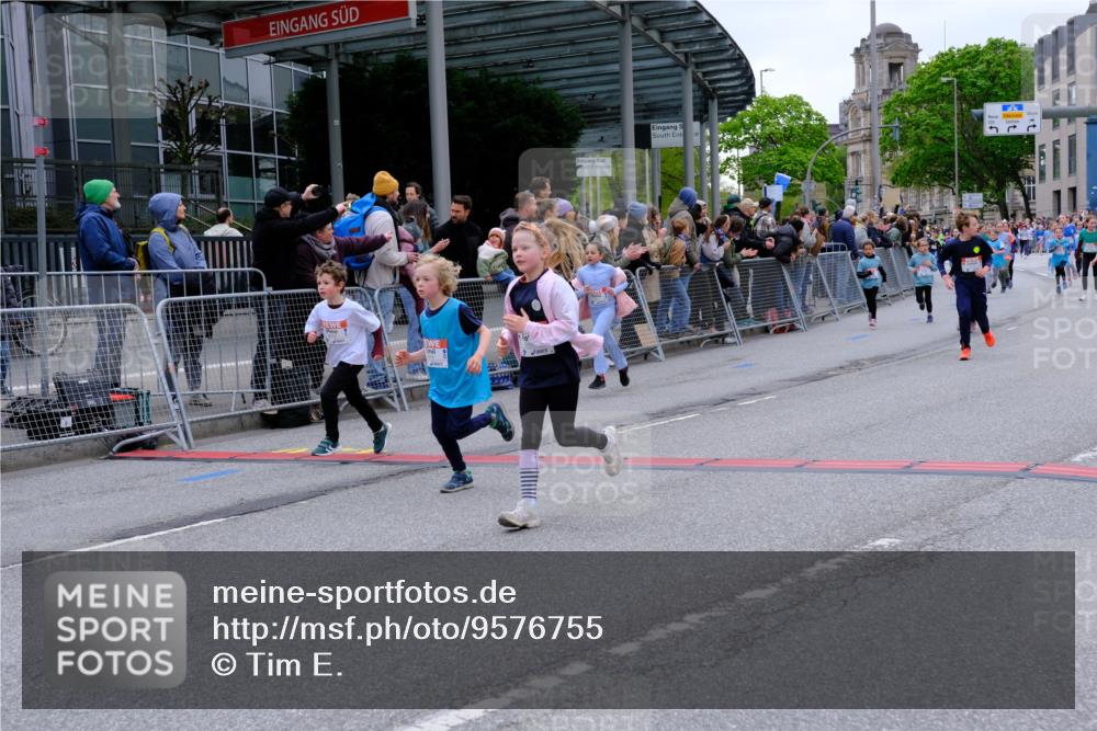25.04.2026 - Das Zehntel Tim E. http://msf.ph/oto/9576755 25.04.2026 10:57:56 Ziel 5002, 5032, 5377, 5395, 5404, 5476, 5532, 5568, 5608, 5616, 5665, 5677, 5691, 5973, 6408, 6411, 6458, 6574, 6603, 6708, 6715, 6741, 6747, 6749, 6892, 6893, 7037, 7231, 7242, 7322, 7516, 7520, 7796, 7931, 7945 meine-sportfotos.de