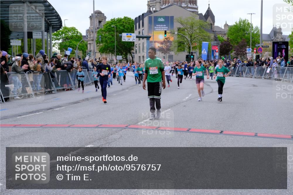 25.04.2026 - Das Zehntel Tim E. http://msf.ph/oto/9576757 25.04.2026 10:57:57 Ziel 5002, 5032, 5377, 5395, 5404, 5532, 5568, 5608, 5609, 5616, 5665, 5691, 5973, 6347, 6458, 6574, 6603, 6708, 6741, 6747, 6892, 6893, 7037, 7231, 7242, 7322, 7516, 7520, 7736, 7755, 7931, 7942, 7945, 8070 meine-sportfotos.de