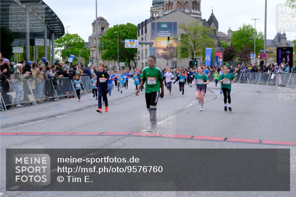 25.04.2026 - Das Zehntel Tim E. http://msf.ph/oto/9576760 25.04.2026 10:57:57 Ziel 5002, 5032, 5377, 5395, 5404, 5532, 5568, 5608, 5609, 5616, 5665, 5691, 5973, 6347, 6458, 6574, 6603, 6708, 6741, 6747, 6892, 6893, 7037, 7231, 7242, 7322, 7516, 7520, 7736, 7755, 7931, 7942, 7945, 8070 meine-sportfotos.de
