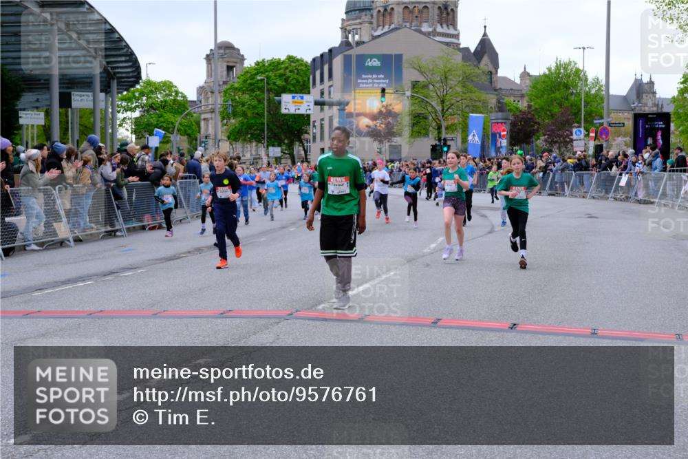 25.04.2026 - Das Zehntel Tim E. http://msf.ph/oto/9576761 25.04.2026 10:57:57 Ziel 5002, 5032, 5377, 5395, 5404, 5532, 5568, 5608, 5609, 5616, 5665, 5691, 5973, 6347, 6458, 6574, 6603, 6708, 6741, 6747, 6892, 6893, 7037, 7231, 7242, 7322, 7516, 7520, 7736, 7755, 7931, 7942, 7945, 8070 meine-sportfotos.de