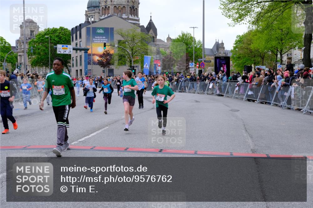 25.04.2026 - Das Zehntel Tim E. http://msf.ph/oto/9576762 25.04.2026 10:57:58 Ziel 5002, 5032, 5206, 5377, 5395, 5404, 5532, 5568, 5608, 5609, 5616, 5665, 5691, 5973, 6347, 6378, 6458, 6574, 6603, 6741, 6892, 6893, 7037, 7231, 7242, 7516, 7520, 7680, 7736, 7755, 7931, 7942, 7945, 8070 meine-sportfotos.de